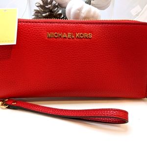 NEW Michael Kors Jet Set travel wallet in scarlet